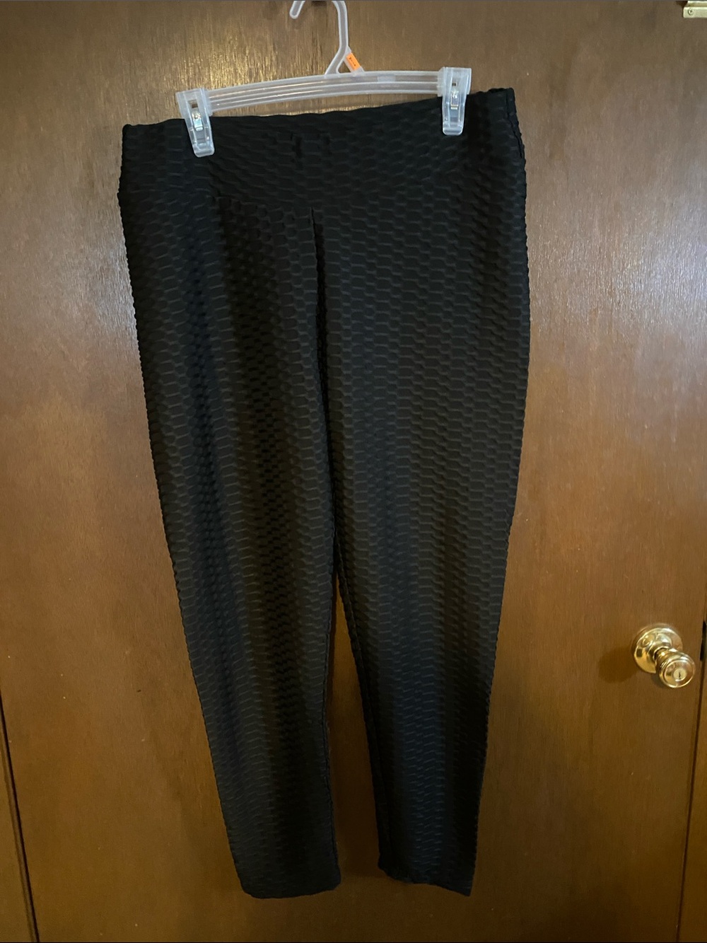 Plus size scrunch butt leggings